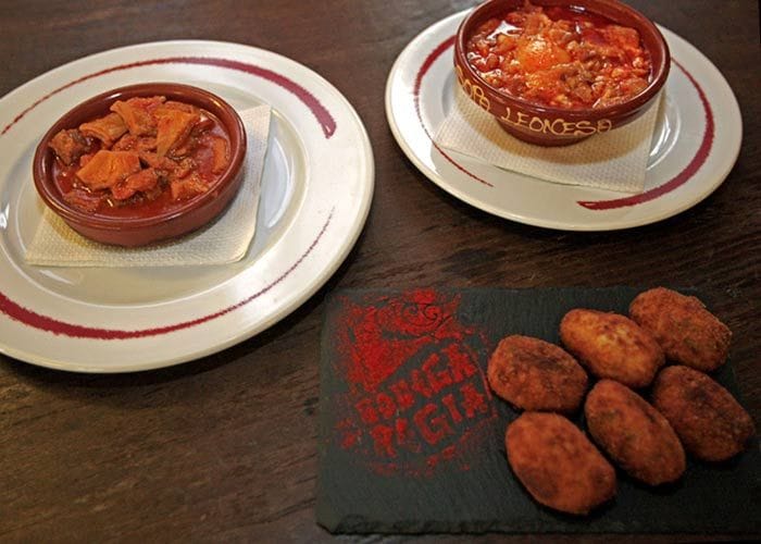 Algunas de las propuestas de Bodega Regia, como la sopa de ajo leonesa o sus ricas croquetas.
