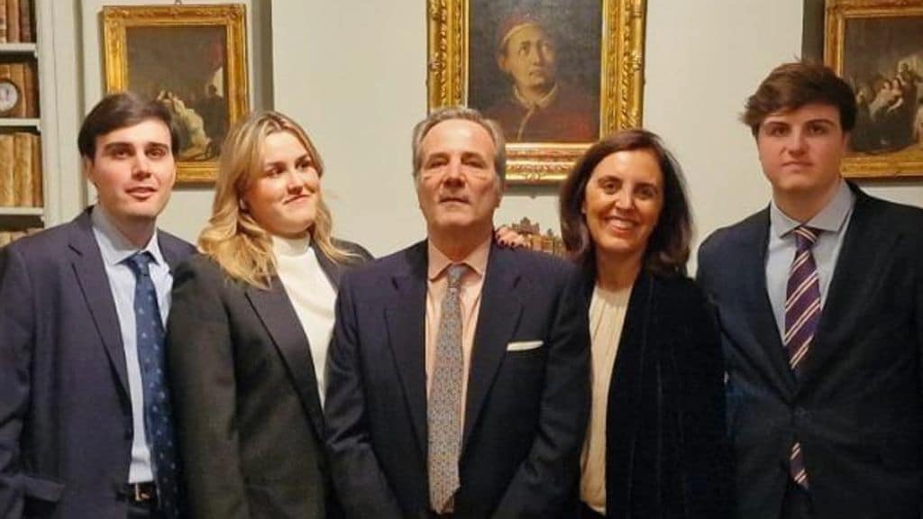 Fernando de Borbón y Medina con su familia