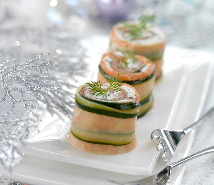 Rollitos de salmón ahumado y calabacín con mantequilla de salmón