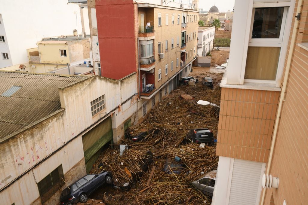 Las impactantes imágenes de la DANA que está afectando a España y deja ya al menos 64 personas fallecidas