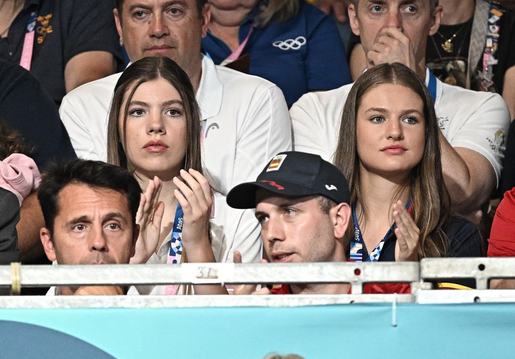 La princesa Leonor y la infanta Sofía en el partido de balonmano de España y Suecia, enmarcado en las Olimpiadas de París 2024