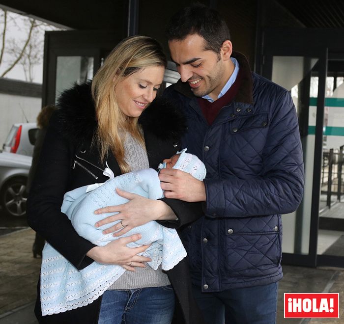 Andrea Prat y su marido presentan a su segundo hijo, Hugo