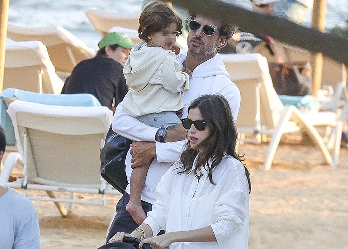 Sandra Gago y Feliciano López con su hijo en Ibiza