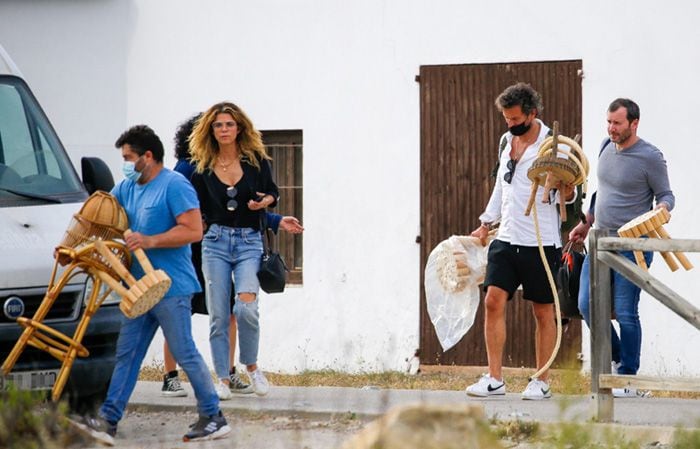 Juana Acosta con su novio, el financiero francés Charles Alazet, en Ibiza