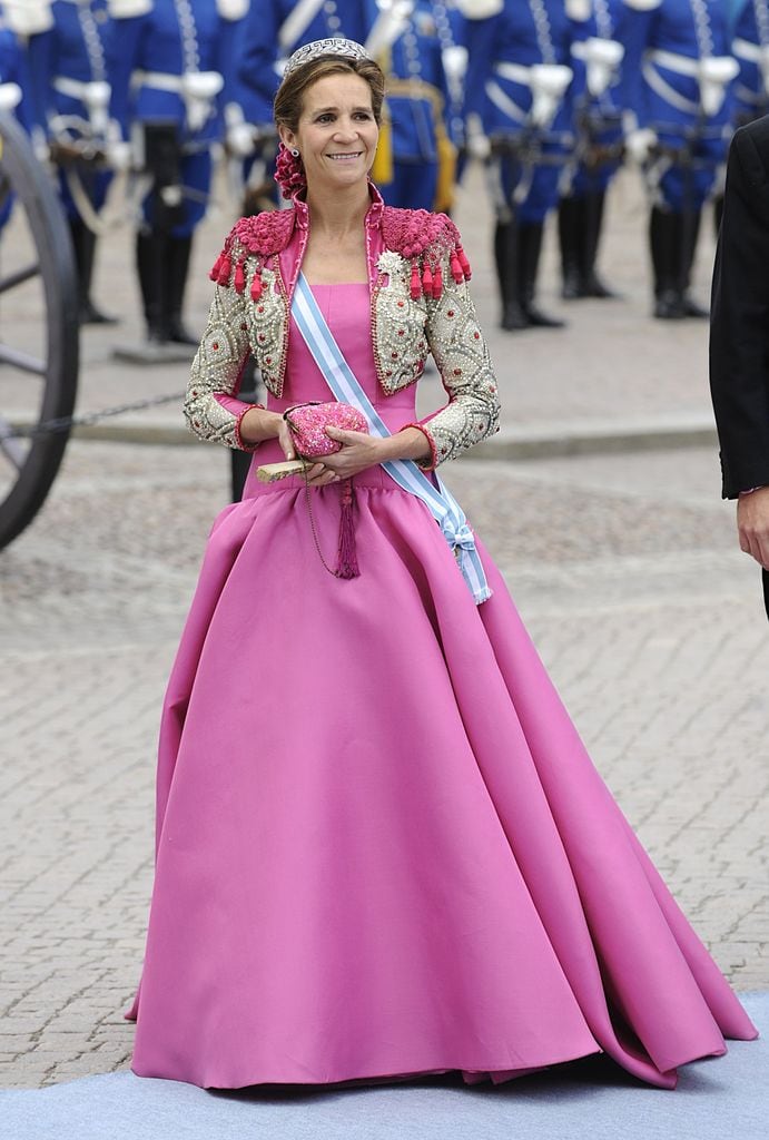 La infanta Elena en la boda de Victoria y Daniel de Suecia