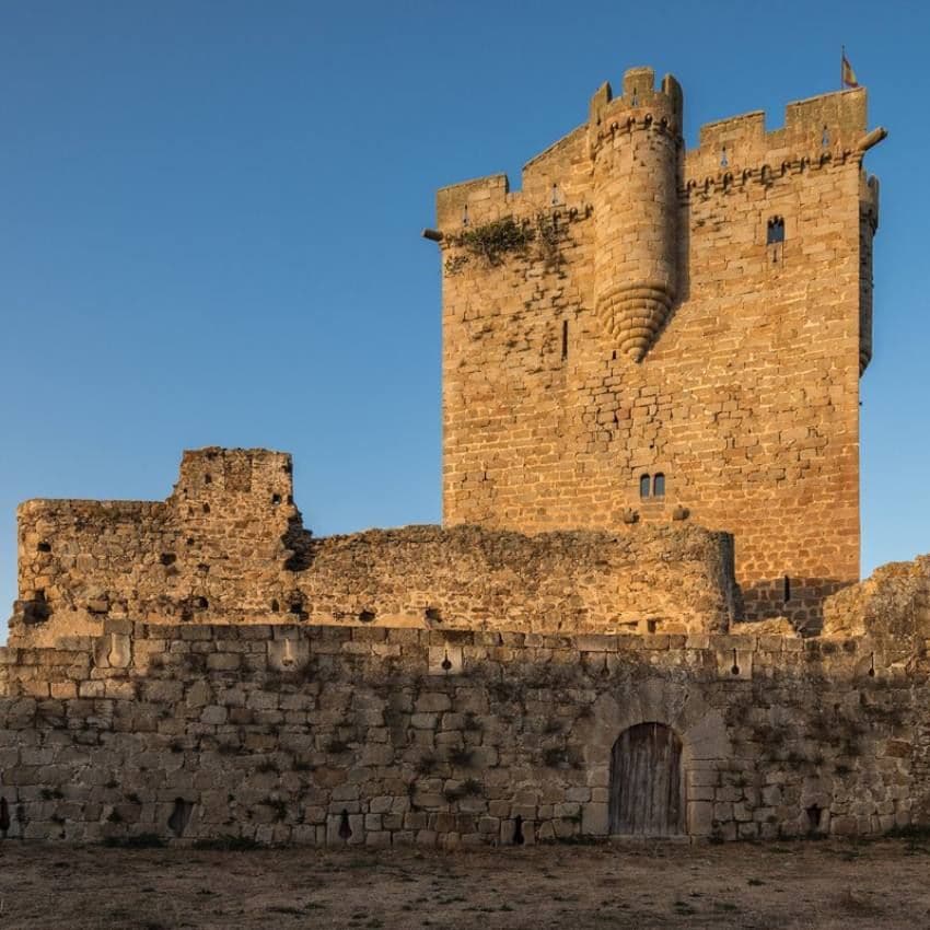 Castillo medieval en San Felices de los Gallegos.