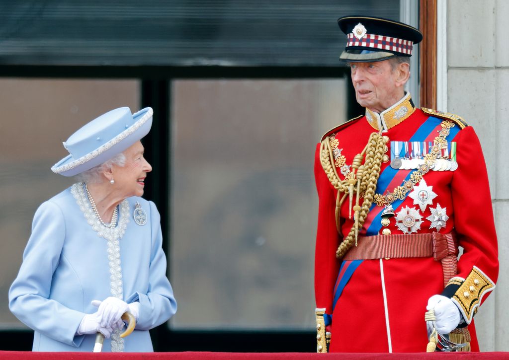La reina Isabe lI junto a uno de sus primos favoritos, príncipe de cuna y duque de Kent durante el que sería el último Trooping the Colour de la soberana en junio de 2022