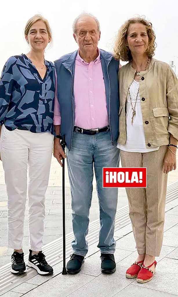 Rey Juan Carlos con sus hijas