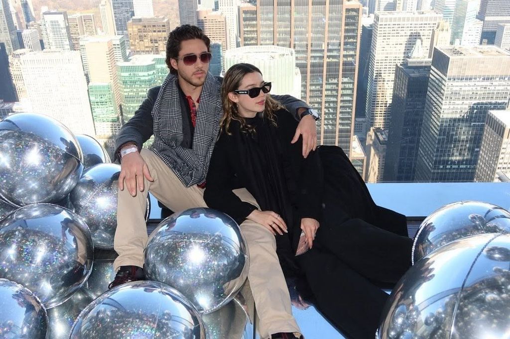 Mía y Tarik en el mirador que se encuentra en el rascacielos 'One Vanderbilt', en Midtown Manhattan.