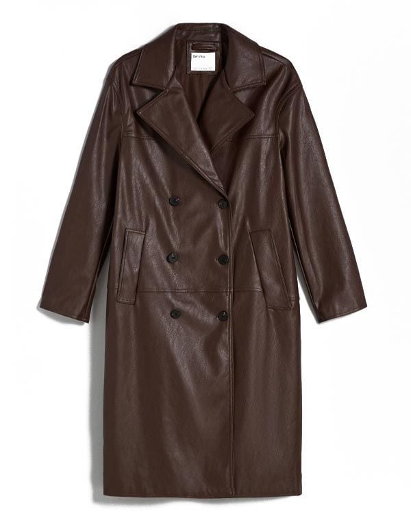 gabardina marron bershka