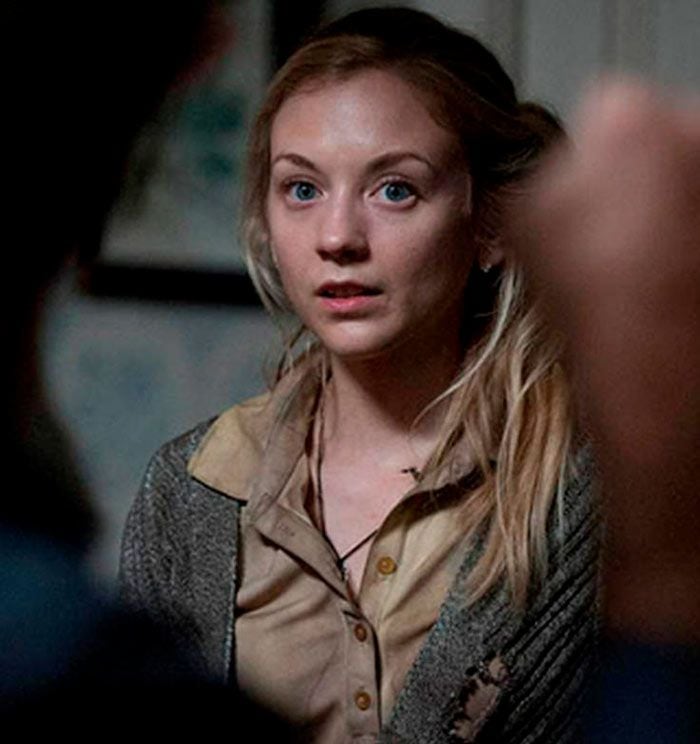 Beth empezó a tener una tensión amorosa con Daryl pero justo en ese momento fue secuestrada por un grupo que residía en un hospital.