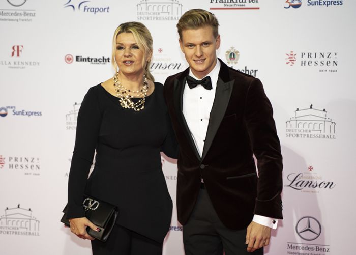 Corinna Betsch con su hijo Mick Schumacher