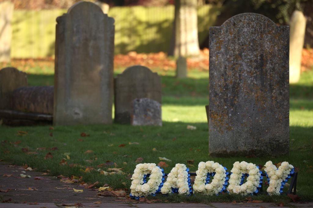 La ofrenda flora con la palabra 'Daddy' (papá) que dedicó a su padre el pequeño Bear 