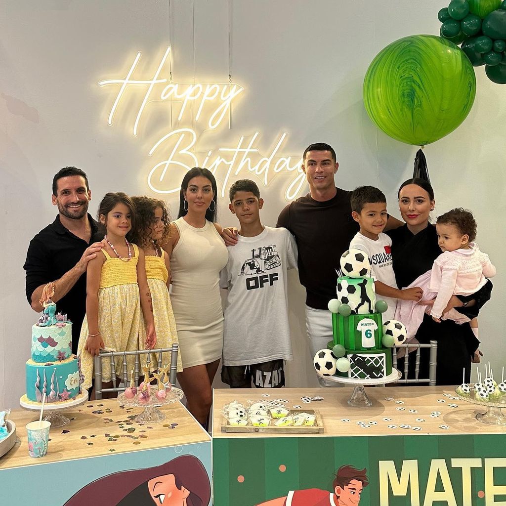 Cristiano con Georgina Rodríguez y su familia