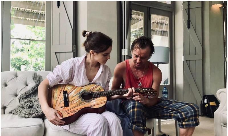 tom felton emma watson sudafrica guitarra 12