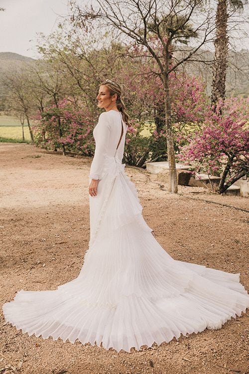 Vestido de novia de princesa con cola plisada