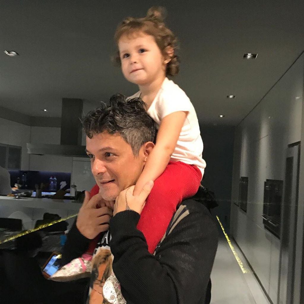 Alejandro Sanz y su hija Manuela