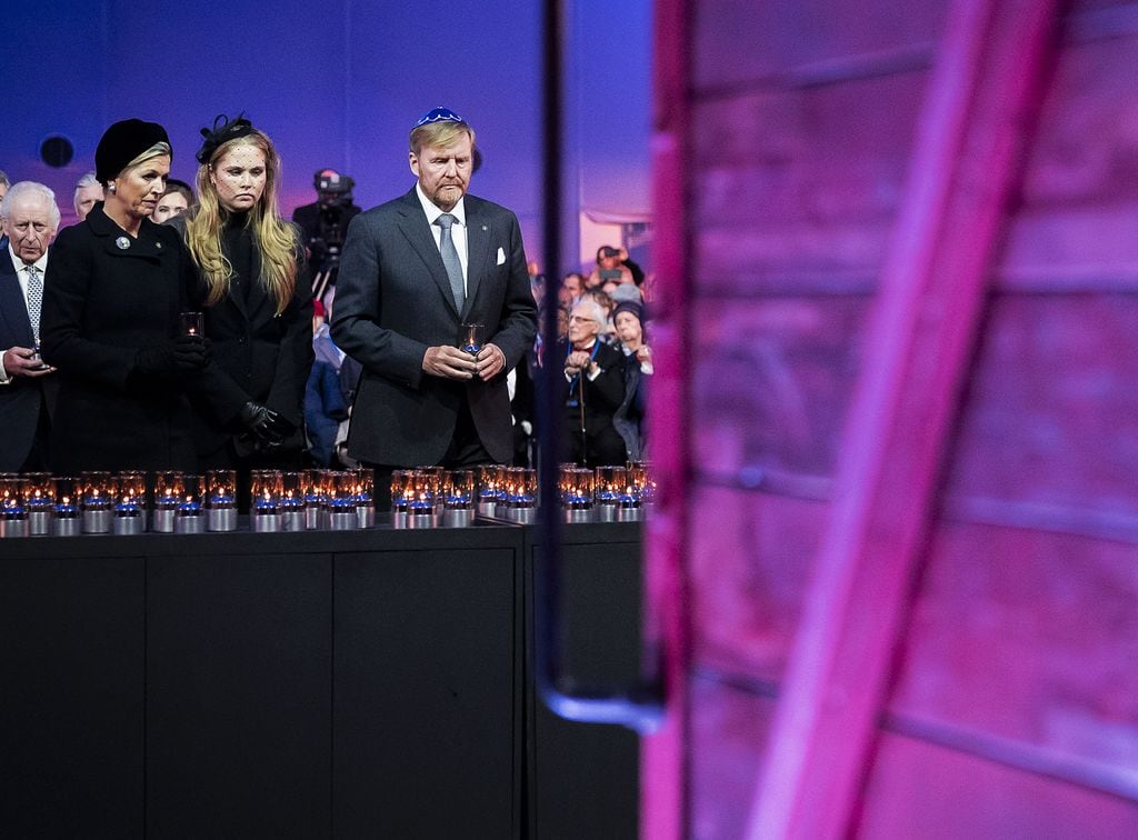 Amalia de los Países Bajos, junto a sus padres, participa en la conmemoración del 80º aniversario de la liberación de Auschwitz