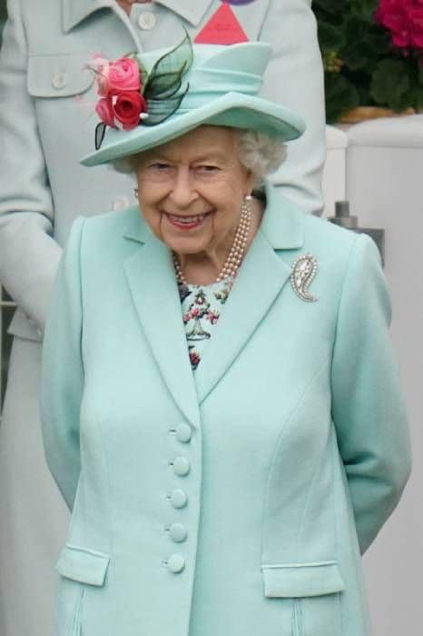 Isabel II recupera la alegría en la última jornada de Royal Ascot, su competición favorita