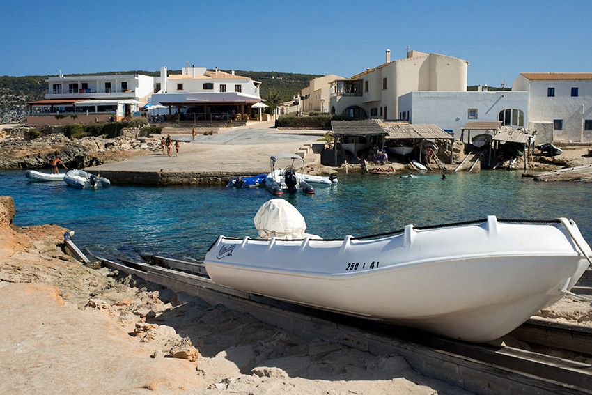 Es Caló de San Agustí, Formentera