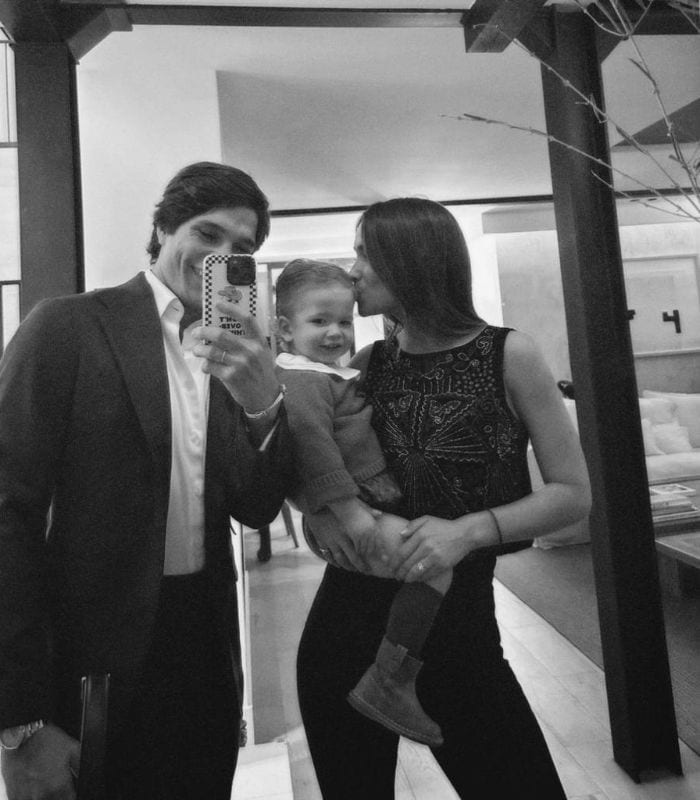 María Pombo, Pablo Castellano y el pequeño Martín en Navidad