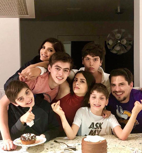 Ana bárbara y su familia