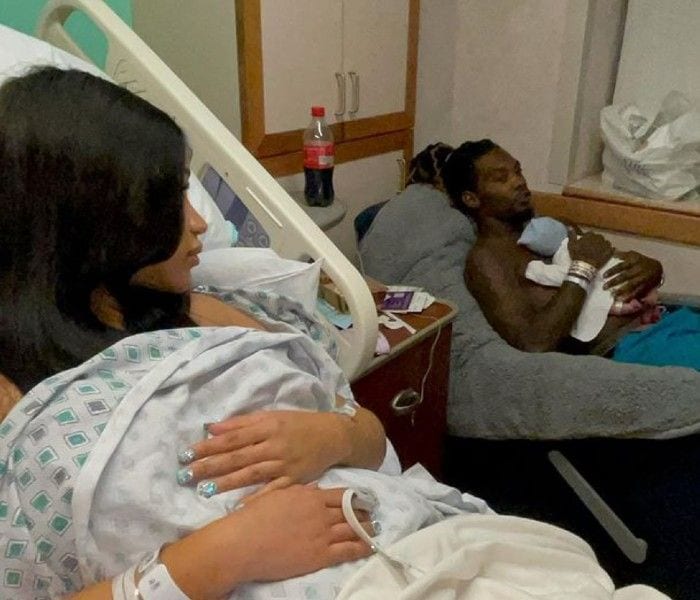 Cardi B con su segundo su hijo