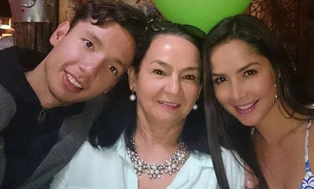 carmen villalobos su hermano robert y su mam 