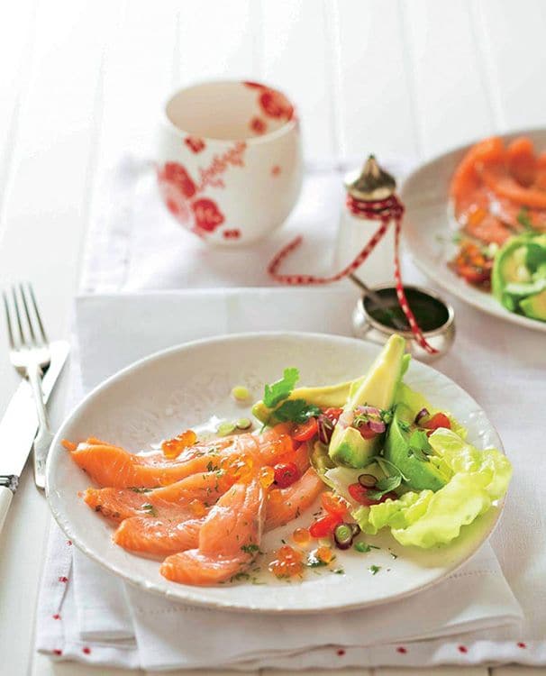 receta-ceviche-salmon-ensalada-guacamole-tomatitos-frio