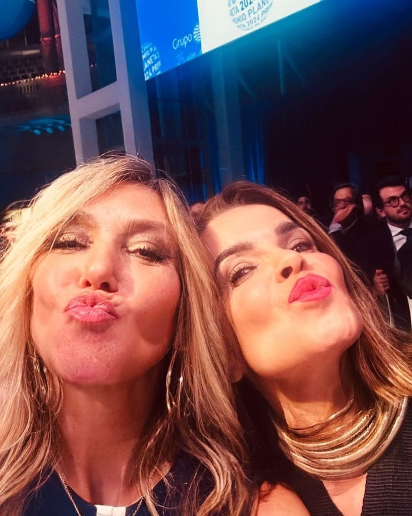 Marta Robles y Carme Chaparro en los Premios Planeta 2024