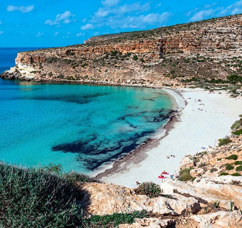 spiaggia dei conigli  r0jpfa