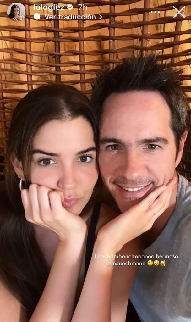 Mauricio Ochmann y su novia Lorena.