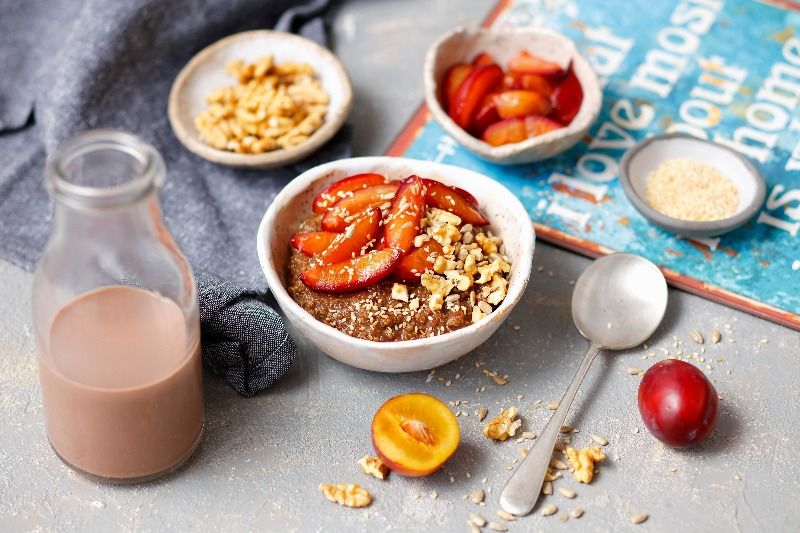 porridge-chocolate-quinoa-ciruelas