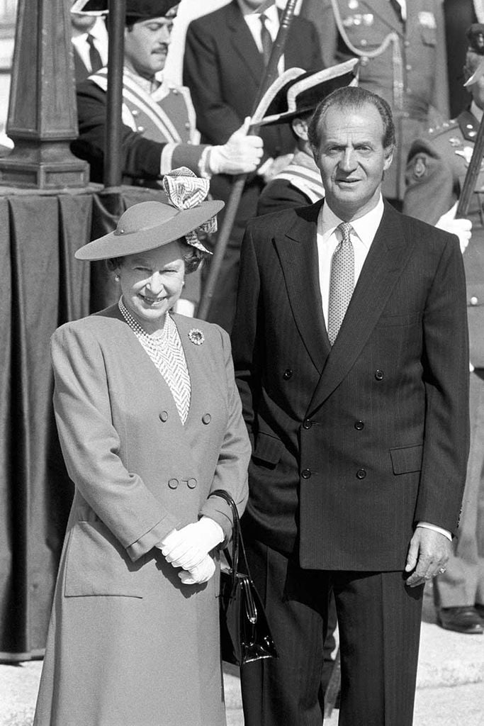 La reina Isabel II de Inglaterra durante su viaje a España junto al rey Juan Carlos I