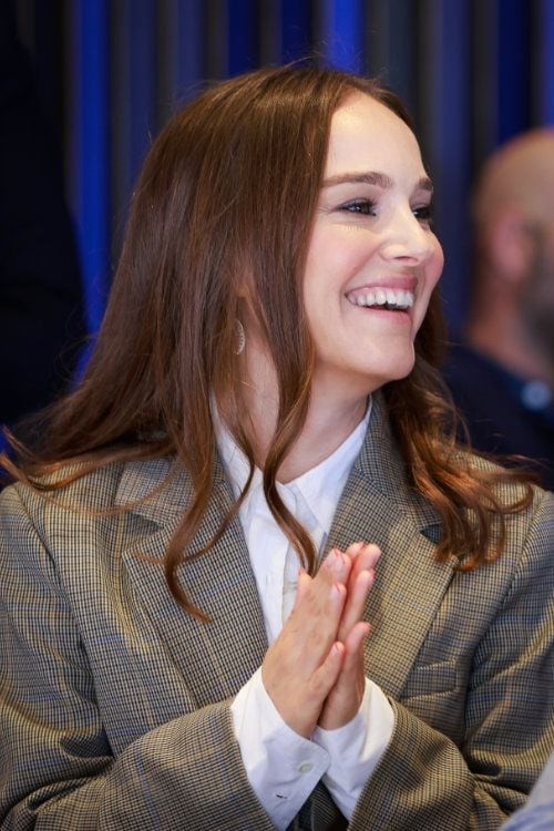 Natalie Portman sin anillo de casada 