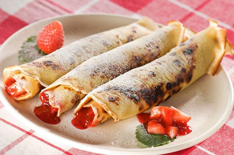 Crepes con confitura de fresas