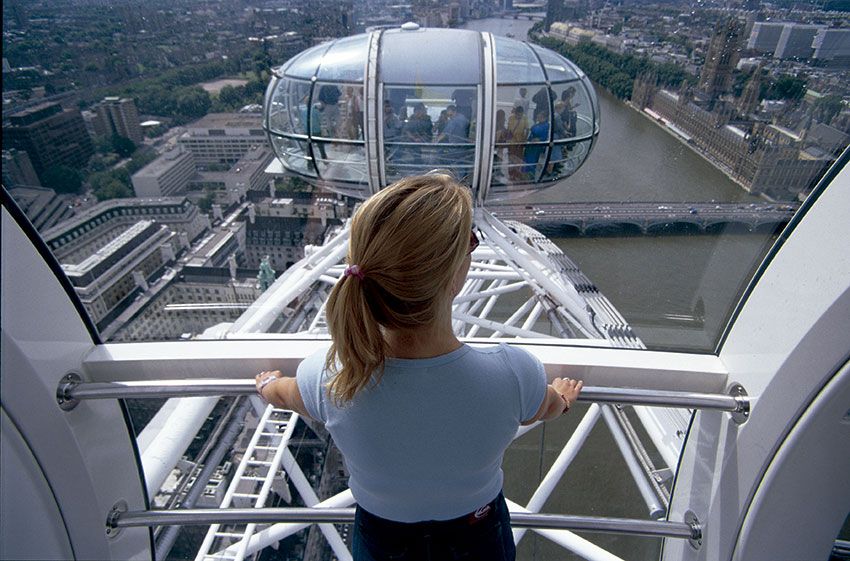 full-the-london-eye-interior