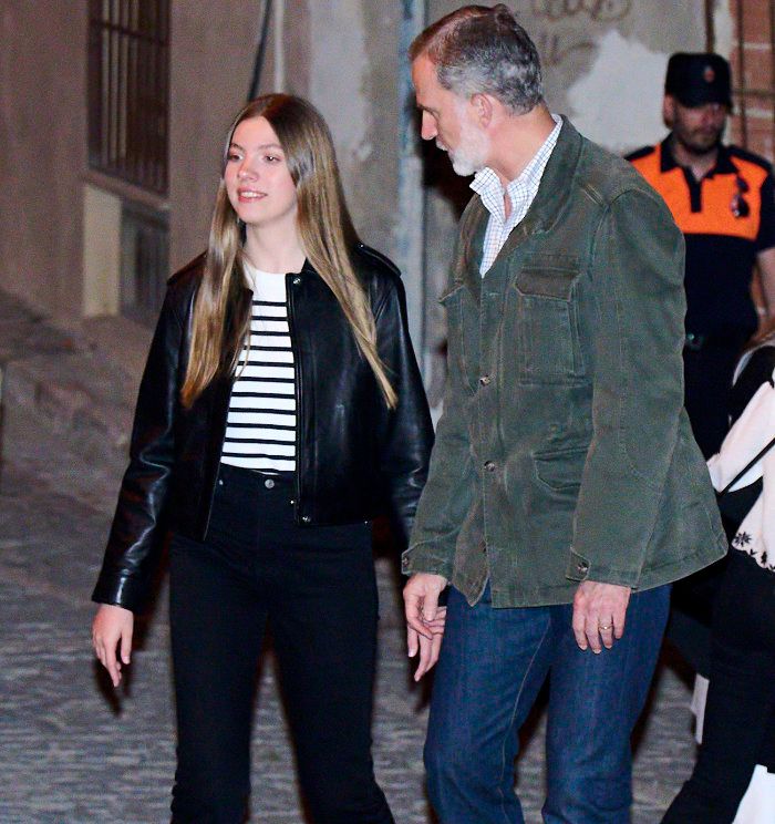 Felipe VI y la infanta Sofía en Chinchón 