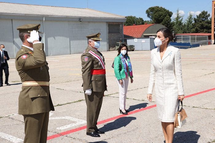 Reina Letizia preside un acto castrense en la Academia de Aviación del Ejército de Tierra