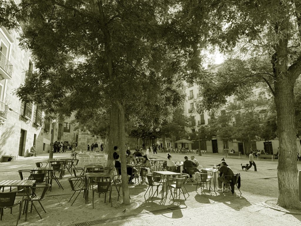 La Plaza de la Paja, una de las más populares de Madrid, en el barrio de La Latina