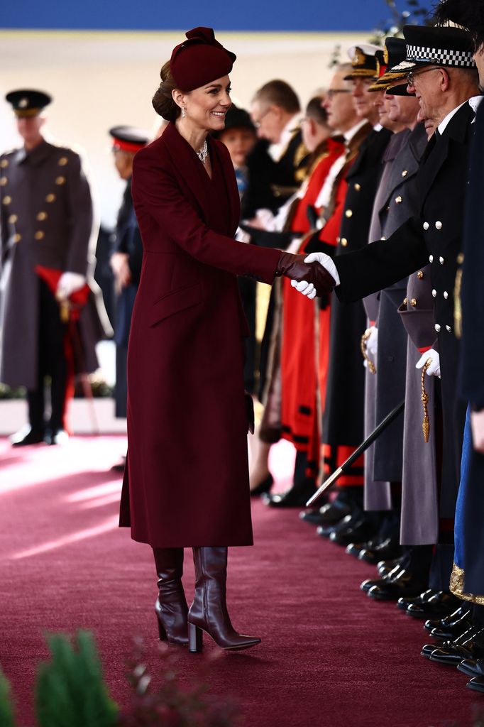 Kate Middleton en la bienvenida oficial al emir de Catar