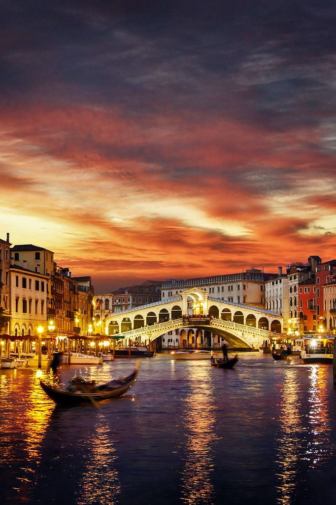 venecia-barca-atardecer