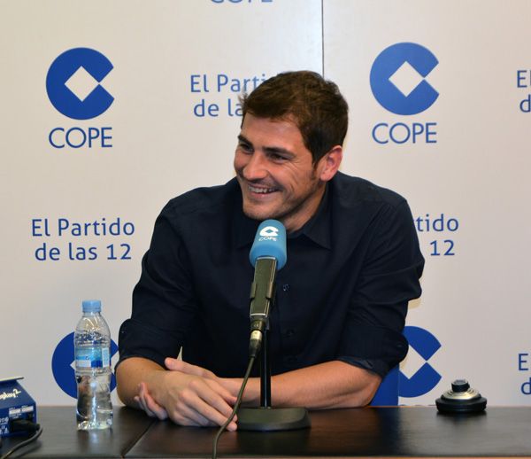 Iker reconoce la gran labor periodística de la madre de su hijo, señalando el gran esfuerzo que Sara ha tenido que hacer para llegar donde está
