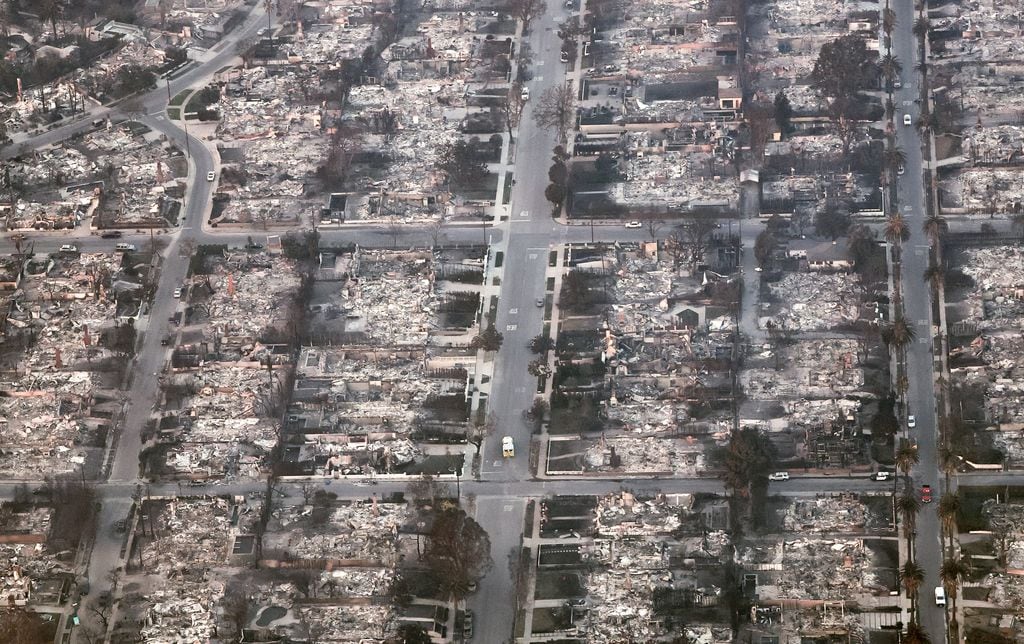 Vista aérea de Pacific Palisades, una de las zonas más afectadas por los incendios del sur de California.