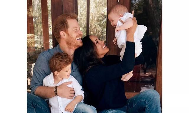 first photo of meghan markle and prince harry 39 s daughter lilibet released