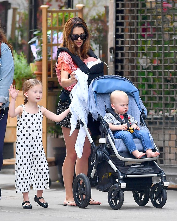 El paseo en familia de Hilaria Baldwin 