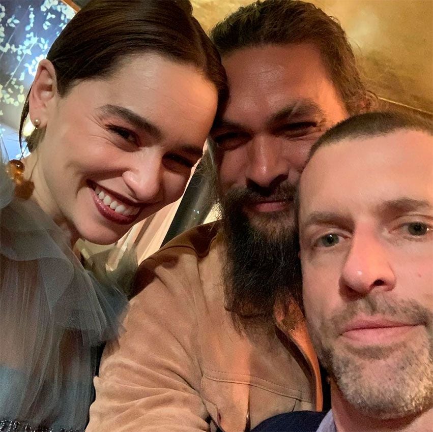 Emilia Clarke y Jason Momoa