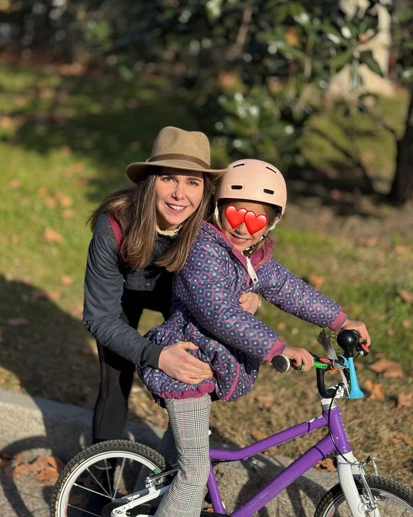 Natalia Sanchez y Marc Clotet con sus hijos