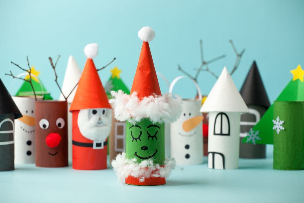 Rollos de papel con personajes navideños