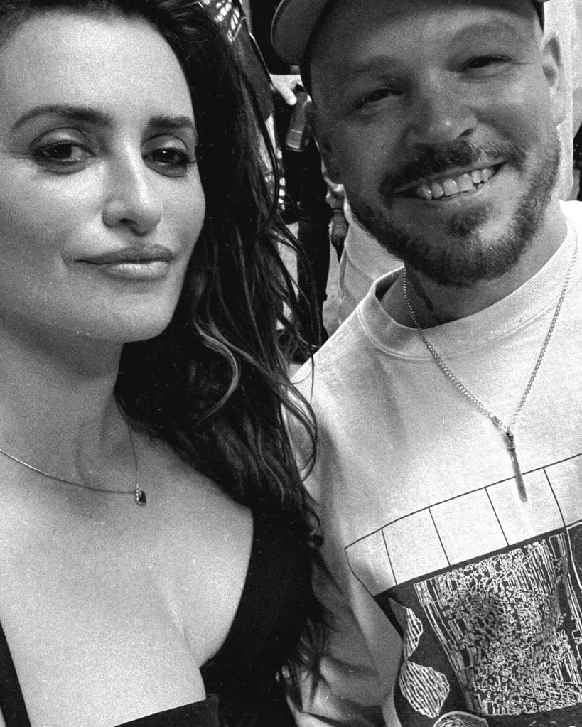 Penélope Cruz con Residente tras el concierto del rapero en Madrid